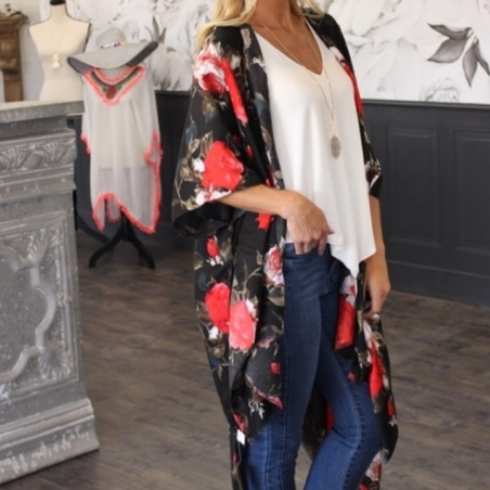 Floral kimono 🌹NWOT